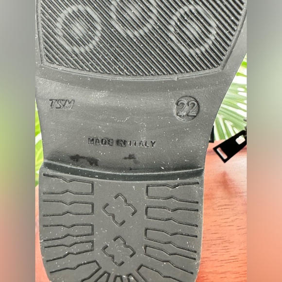 VERSACE Baby Girls Golden Buckle Boots in Black - size EUR22/US6 - Picture 5 of 10